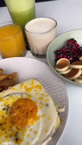 Desayuno de campeones 😋🌵#Foodie #guadalajara #gdl #zapopan #comida #restaurante #food #hotcakes #brunch #desayuno
