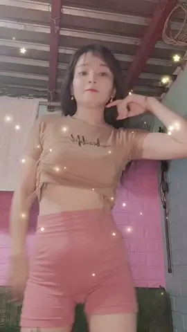 Thay vì bế tắc sao anh không bế em😋#behong9x #kembody95