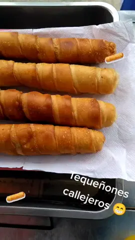 Tequeños gigantes callejeros, una buena bala fría 🤣,  comida callejera venezolana en Perú nr4. #venezolanosenperu #peru#tequeños #gastronomia
