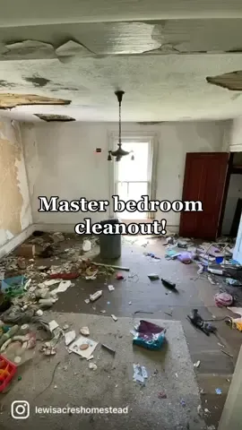 Master bedroom clean out! #fixerupper #fixerupperhouse #houserenovation #houserestoration #homemakeover
