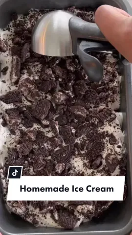 Let’s make homemade ice cream with @zaynab_issa 🍦 #icecream #desserttikok #homemadeicecream
