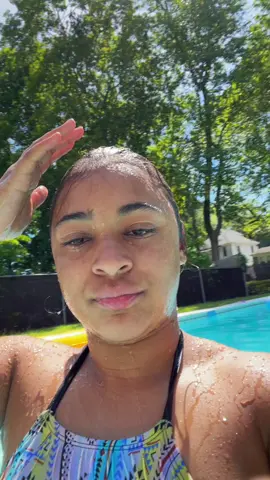 I look really slow but don’t mind me￼ ❤️🙄🤦🏽‍♀️😬
