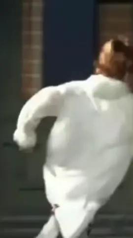 Tae tae running from crazy maknae