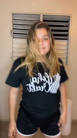 Borrador 😂😂😂 ellas no sabían que yo estaba haciendo y quisieron entrar a dañar el video