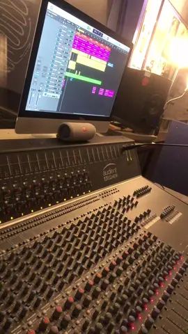 Quick studio session 🥰 #singing #uk #fyp #studiosession #wednesday #collage #accesscreativecollage