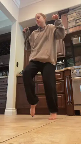 waiting for the microwave to beep like….😹 (dc: @dezzisaenz ) plz ignore my bare feet lol