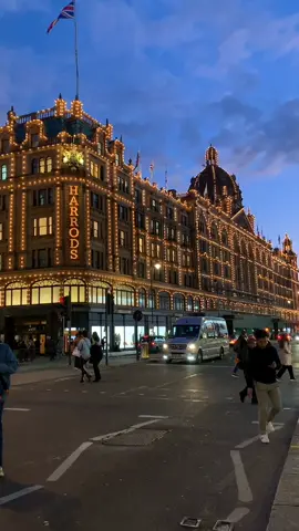 لندنك صارت تبكيني 🇬🇧💔2019 #لندن #هارودز #بريطانيا #لندن #اكسبلور