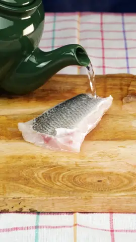 How come this so easy!? 😱  #LearnOnTikTok #TikTokPartner #peel #foodtricks #tipsandtricks #foodtiktok