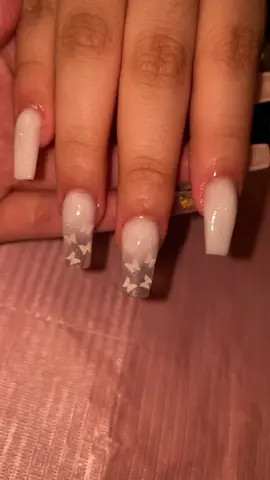I loveee!! 🤍🤍 #fyp #nailart #glitter #TubiTaughtMe #atx