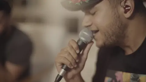 Chegou a hora pessoal! Pra vcs a guia de SEU PERFIL primeira música do nosso sétimo DVD que será gravado dia 10 de julho. #foryou #foryoupage