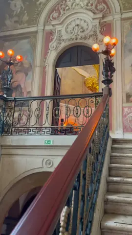 Come for lunch with us at an 18th century Palace @laylaamber1 💃🏽 #lisbon #foodtiktok #summer2021