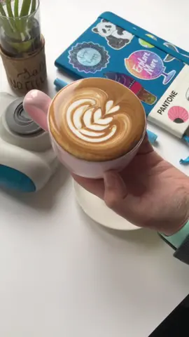 #fypシ #foryou #latteart #goviral #homebarista #kahve #your_coffee #frenchpress #morningcoffee #coffee #morning #latte #morningroutine #barista #latterart