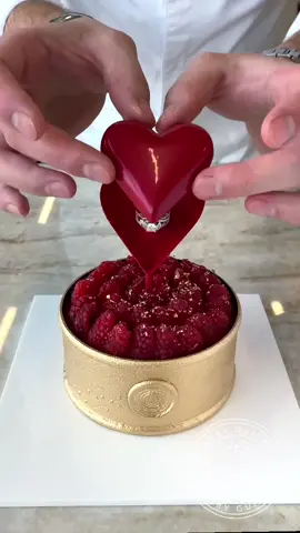 Heart in Cage Proposal cake! ❤️ Isn’t this the best way to propose? 💍 #amauryguichon ##Love#proposal