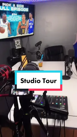 Studio tour #studio #podcast #podcaststudio #sportspodcast #studiotour