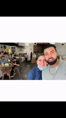 El Mejor cumpleaños q eh tenido en mucho tiempooo!! q regalos sorpresas @jencarlosmusic con mi platanitoo Jen 🥰