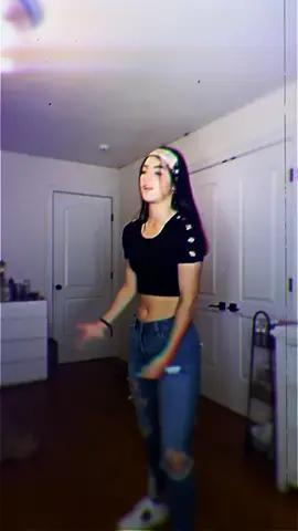 Reply to @richtwixtors charli twixtor! cc: richlorenn + fd + rgb + panning #twixtor #aftereffects #richtwixtors give credits!