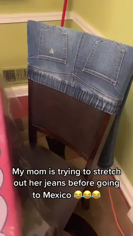 Never in my life 😩😂 #mexicantiktok #funnyvideo #funnymoments #mexicansbelike #fypシ #hispanicmoms #fashionhacks #jeanschallenge #newtrend