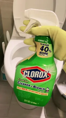 bathroom deep cleaning 6/9 #cleaningtiktok #cleaningtok #clorox #ajax #bleach #cleaningasmr #cleaningtherapy #cleaningtherapy #toiletcleaning