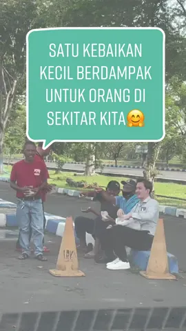 Jika hal sederhana bisa membuat orang lain bahagia, kenapa ragu untuk melakukannya?🤗 #surabaya #toleransi