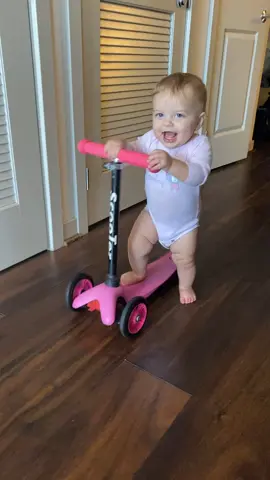 She’s back at it again! Baby loves her scooter #10monthsold #amazingbaby #babyscooter #scooter #futureskater #babyskater #scooterbaby #coolbaby