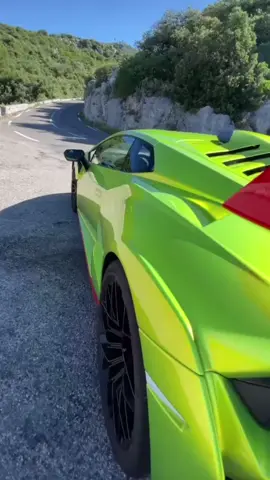 HURACÁN STO 🏎 #foryou #foryoupage #5DegreesCooler #fyp #Huracan #sto #Lifestyle #tarvel #rashid_kingofficial #luxury #lanborghini #4u @tiktok #4u