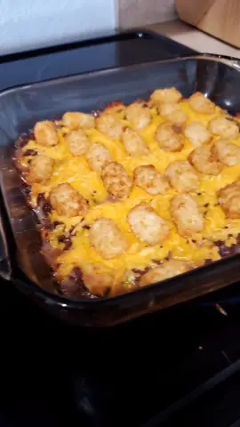Tatertot casserole w/ airfried broccoli! Follow me on my IG for all my meals!  link in bio #ww #wwblue #wwgreen #weightlossjourney  #wwdinner #dinner