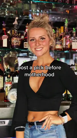 this my mini me 🍼 #greenscreen #motherhood #MomsofTikTok #momtok