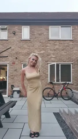 Happy birthday to me #fypシ  #fypsounds  #thedress  #fashion  #wlw #lgbtq  #lgbt #birthday  #birthdaygirl