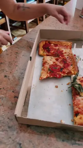 #pizza #pizzatables this is how u use them! The pizza place gave a lot cuz we in cvoid19 times n shouldnt touch other ppl’s food!