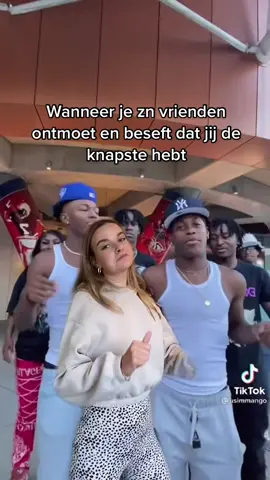 Hij is dan misschien game-verslaafd, een hottie is het zeker! #boyfriend #girlfriend #alorsondanse #foryou #fyp #dutch #trending