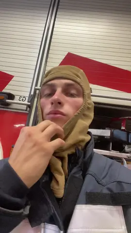 Sorry for my red cheeks..it‘s hot in here.🧑🏽‍🚒#fy#fürdich#fyp#liftyourdream