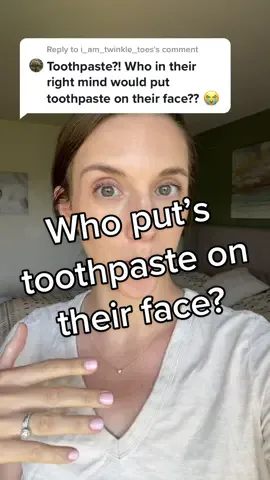 Reply to @i_am_twinkle_toes #greenscreen toothpaste on pimples? Hmmm so many people do this! #acne #SkinCare101 #gossipgirlhere