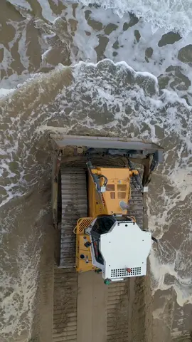 #liebherr #dozers #dozer #heavyequipment #bulldozer #beach #excavator #construction #quarry #digger #JCB #doosan #constructionlife #komatsu