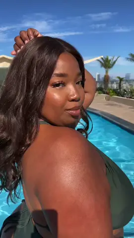 Loving my @perfectlocks wig! 👩🏾 #wigs #spendthedaywithme #curvygirlcommunity