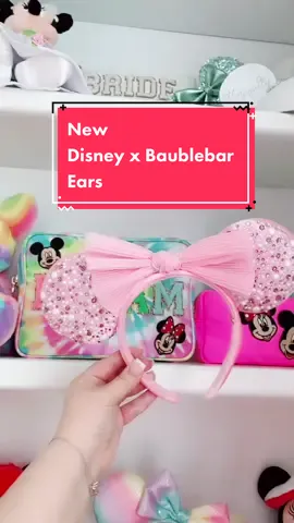 Loving these new @disneyparks x @baublebar #minnieears 💗 #disney #disneyparks #disneyfan #disneytrip #disneystyle #baublebar #disneyworld