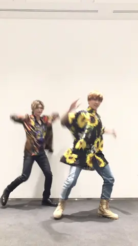 ＜敦貴・竜暉ver.＞#ShakyShaky 皆さんも良かったら一緒に踊ってみてくださいね🕺MVはYouTubeをチェックしてください😻🎶#増子敦貴 #小池竜暉 #うぃずしぇき #GENIC #踊ってみた #dance #fyp