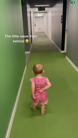 The little wave from behind 🥺#mytoddler #mytoddlerwalk #cutewave #cutesttoddler #PepsiApplePieChallenge #HairFoodChallenge