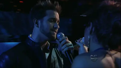 Hoy en #AlboránTBT recordamos el tema #SolamenteTú de @pabloalboran  junto a @ddlovato en los #LatinGrammys2011 #pabloalborán #demilovato