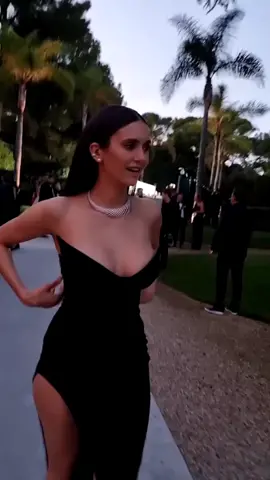 YOU STOLE MY HEART YA BEAUTIFUL BITCH 🔥🔥 #ninadobrev #netflix #thevampirediaries