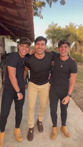 Nosso Pai voltou a gravar 🥰👨‍👦‍👦 @nettobarbosa10 #twins #fy #fyp #gemeos