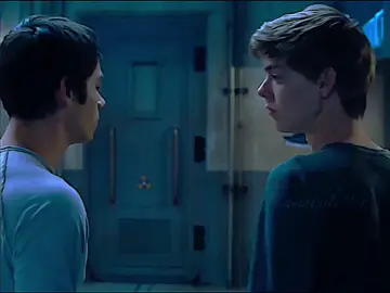 are you falling in love? #themazerunner #newtmas #thomasbrodiesangster #dylanobrien #loveandmonsters #fyp #velocityedit  #tdc #tmr #dystopianmovies
