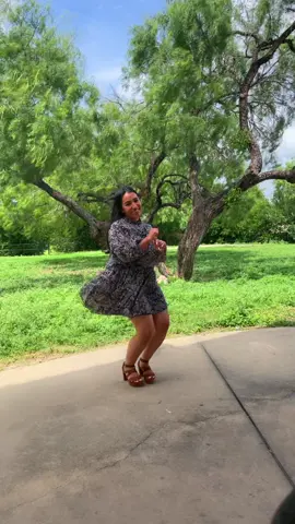 “Babe Can you record this Tik Tok?!” 😝 #fyp #fy #foryoupage #fye #foryou #latina #texas #texasgirl #MomsofTikTok #FerragamoLetsDance #GossipGirlHere