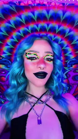 TRIPPY QUEEN 🌈🖤 #fyp