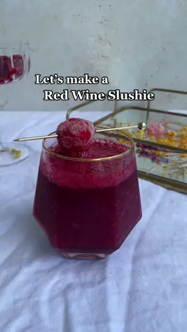 Red Wine Slushie 🍷 Recipe in comments #summerdrinkrecipe #EasyRecipe #redwine #wine #drinkrecipes