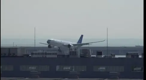 Garuda Indonesia Landing Di Tokyo Jepang #GarudaIndonesia #Pesawat #Airbus #A330_900Neo #foryou #tiktok #fyp #fyp #fyp #fyp #fyp