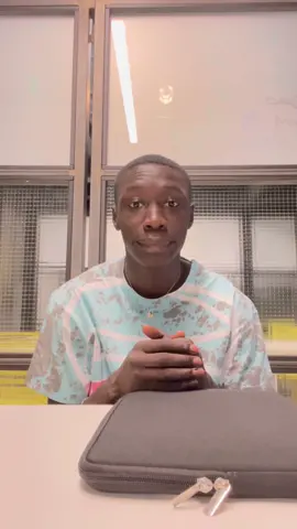 Just buy a big computer case bro🤲🏾Bastava comprarne uno più grande 🙂🤲🏾 #stitch#learnfromkhaby #learnwithtiktok #imparacontiktok