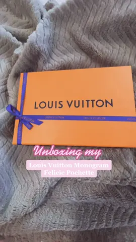 #unboxing #louisvuittonfelicie #feliciepochette #lvmonogram #bagszn #dontquityourdaydream #LeadWithLove #treatyoself #louisvuitton #fashiontiktok #ff