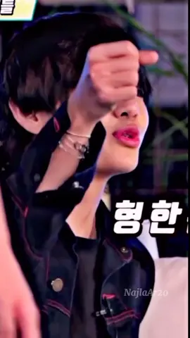 ketawanya bengek banget plissss😭✌️💜#fyp #fypシ #fypdong #kimtaehyung #taehyung #tae #v #xyzbca #KiehlsCalendulaGlow