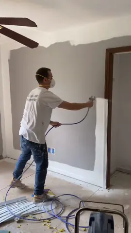 New sprayer in action! 🔫👨🏻‍🎨 #philsremodeling #oddlysatisfying #painting #Graco #gracopaintsprayers #lovemyjob #ig #gracosprayer #satisfyingvideo