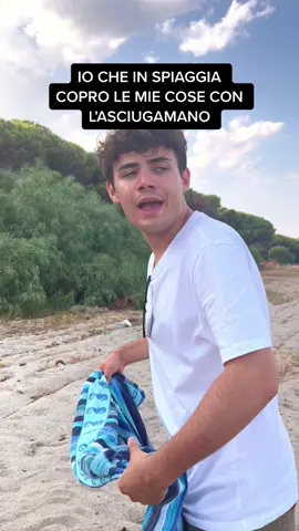 C’è chi copre le cose con il proprio asciugamano quando va a fare il bagno e chi mente tantissimo